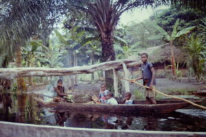 Village / Canoe